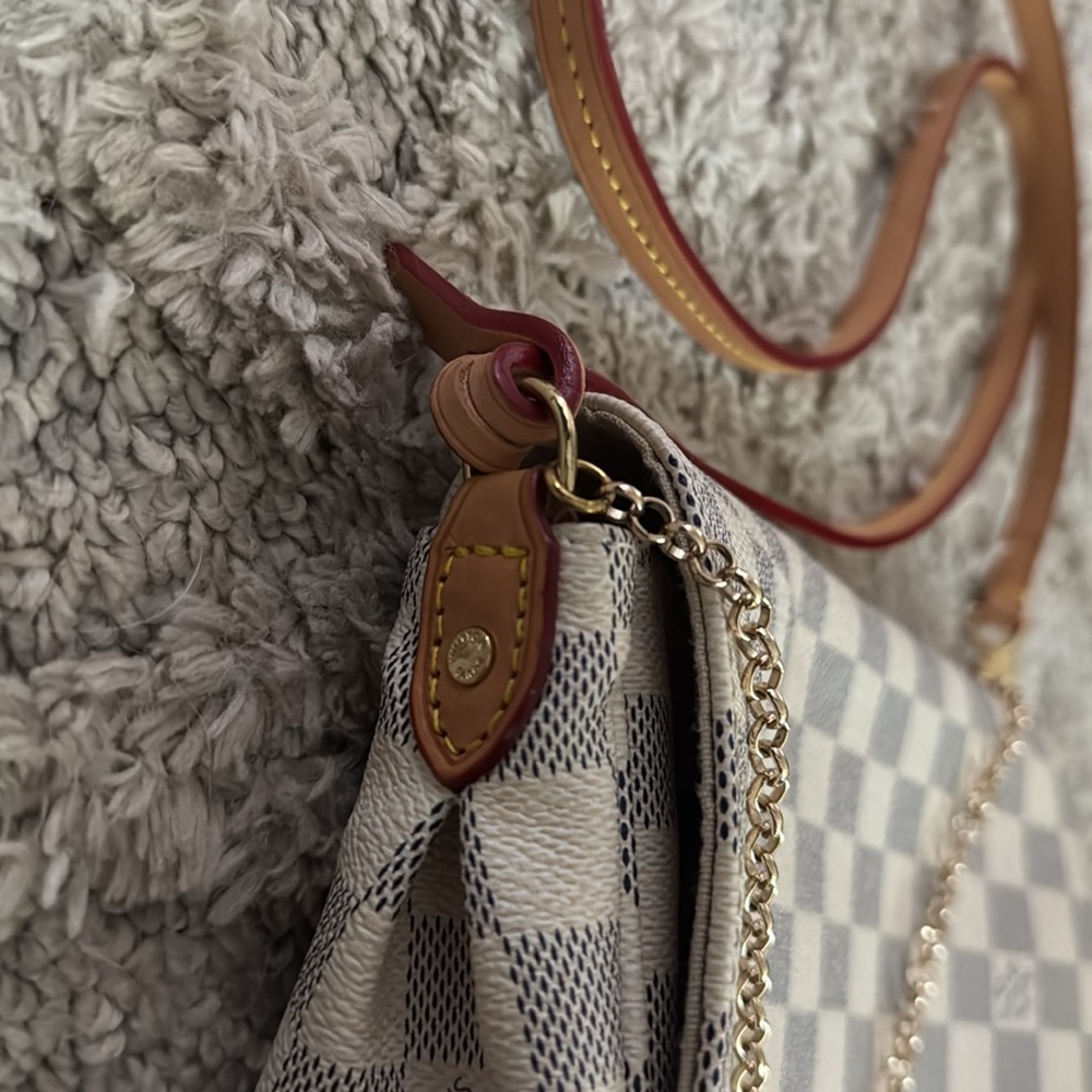Louis Vuitton Imitation Crossbody Checkerboard Chain Shoulder Bag - Picture 5 of 9